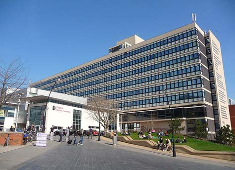 Sheffield nổi tiếng là một trong những thành phố rẻ nhất ở Anh đối với sinh viên. Theo Đại học Sheffield Hallam, giá thuê nhà trung bình cho một phòng trong ngôi nhà ở chung chỉ khoảng 57 bảng/tuần. Một điều tuyệt vời nữa là Sheffield rất thích hợp với việc đi bộ, vé xe bus dành cho sinh viên chỉ ở mức 12 bảng/tuần. TRA CỨU ĐIỂM THI ĐẠI HỌC CAO ĐẲNG 2012 Sheffield nổi tiếng là một trong những thành phố rẻ nhất ở Anh đối với sinh viên. Theo Đại học Sheffield Hallam, giá thuê nhà trung bình cho một phòng trong ngôi nhà ở chung chỉ khoảng 57 bảng/tuần. Một điều tuyệt vời nữa là Sheffield rất thích hợp với việc đi bộ, vé xe bus dành cho sinh viên chỉ ở mức 12 bảng/tuần. TRA CỨU ĐIỂM THI ĐẠI HỌC CAO ĐẲNG 2012