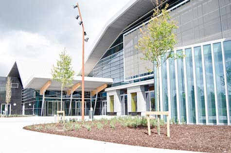 Trung tâm thể thao thuộc Trường University College Dublin (UCD) mới được khánh thành. Với khoản đầu tư 50 triệu Euro, trung tâm được trang bị những thiết bị tiêu chuẩn quốc tế hiện đại nhất. >> Tham gia cuộc thi tìm hiểu Ireland để nhận giải thưởng lớn Trung tâm thể thao thuộc Trường University College Dublin (UCD) mới được khánh thành. Với khoản đầu tư 50 triệu Euro, trung tâm được trang bị những thiết bị tiêu chuẩn quốc tế hiện đại nhất. >> Tham gia cuộc thi tìm hiểu Ireland để nhận giải thưởng lớn