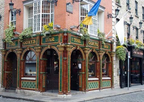 Quán Bar trông thật lãng mạn với những nhành hoa rủ xuống quanh quán. >> Tham gia cuộc thi tìm hiểu Ireland để nhận giải thưởng lớn Quán Bar trông thật lãng mạn với những nhành hoa rủ xuống quanh quán. >> Tham gia cuộc thi tìm hiểu Ireland để nhận giải thưởng lớn