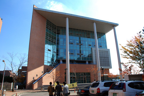 Đại học Bách khoa Hàn Quốc Sinh viên theo học tại trường Đại học Bách Khoa của Hàn Quốc hẳn là rất thích thú vì kí túc xá vô cùng hiện đại mà có thể nhìn ra đường phố buổi tối cực đẹp. Trong một phòng, các bạn được trang bị tủ sách, bàn học tập, giường ngủ và cả máy sưởi vào mùa đông đấy! Chiêm ngưỡng ký túc xá tuyệt đẹp của các trường Châu Á. (P1) Chiêm ngưỡng ký túc xá tuyệt đẹp của các trường Châu Á. (P2) Đại học Bách khoa Hàn Quốc Sinh viên theo học tại trường Đại học Bách Khoa của Hàn Quốc hẳn là rất thích thú vì kí túc xá vô cùng hiện đại mà có thể nhìn ra đường phố buổi tối cực đẹp. Trong một phòng, các bạn được trang bị tủ sách, bàn học tập, giường ngủ và cả máy sưởi vào mùa đông đấy! Chiêm ngưỡng ký túc xá tuyệt đẹp của các trường Châu Á. (P1) Chiêm ngưỡng ký túc xá tuyệt đẹp của các trường Châu Á. (P2)