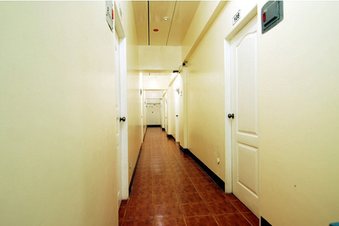 Ký túc xá của trường Monol trông rộng rãi, thoáng mát và hiện đại. Mỗi sinh viên đều có một không gian khá riêng biệt. Chiêm ngưỡng ký túc xá tuyệt đẹp của các trường Châu Á. (P3) Chiêm ngưỡng ký túc xá tuyệt đẹp của các trường Châu Á. (P2) Chiêm ngưỡng ký túc xá tuyệt đẹp của các trường Châu Á. (P1)