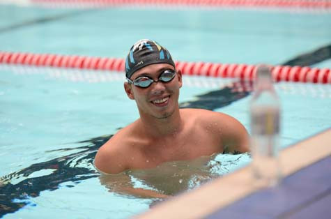 Võ Thanh Tùng, vận động viên đạt 4 chuẩn A Paralympic các nội dung bơi: 50m bướm; 50m tự do; 100m tự do và 50m ngửa. Thành tích tốt nhất của anh hiện là 34 giây cho nội dung 50m tự do, thành tích tương đương với thứ hạng 3 trên thế giới (hạng khuyết tật S5). Thanh Tùng hiện có thành tích tốt nhất châu Á ở các 4 nội dung thi đấy. Anh cũng đã đạt nhiều huy chương vàng SEAGames và huy chương bạc châu Á. (ảnh: Frank Miller/Irish Times). Võ Thanh Tùng, vận động viên đạt 4 chuẩn A Paralympic các nội dung bơi: 50m bướm; 50m tự do; 100m tự do và 50m ngửa. Thành tích tốt nhất của anh hiện là 34 giây cho nội dung 50m tự do, thành tích tương đương với thứ hạng 3 trên thế giới (hạng khuyết tật S5). Thanh Tùng hiện có thành tích tốt nhất châu Á ở các 4 nội dung thi đấy. Anh cũng đã đạt nhiều huy chương vàng SEAGames và huy chương bạc châu Á. (ảnh: Frank Miller/Irish Times).
