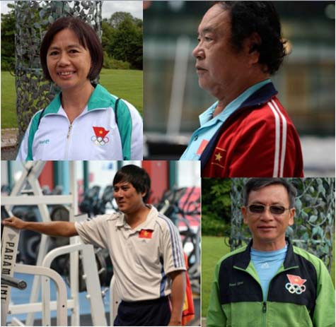 Bốn huấn luyện viên của đoàn Paralympic lần này gồm: hai HLV cử tạ Nguyễn Thị Thịnh và Nguyễn Hồng Phúc (áo trắng); HLV bơi (Đổng Quốc Cường (áo đỏ, người đã dẫn dắt đội tuyển bơi Paralympic tham dự 3 kỳ đại hội Paralympic quốc tế); và HLV điền kinh Đặng Văn Phúc (áo xanh), những người đã gắn bó nhiều năm với đội tuyển. (ảnh Frank Miller/Irish Times và Pieternella Pieterse) Bốn huấn luyện viên của đoàn Paralympic lần này gồm: hai HLV cử tạ Nguyễn Thị Thịnh và Nguyễn Hồng Phúc (áo trắng); HLV bơi (Đổng Quốc Cường (áo đỏ, người đã dẫn dắt đội tuyển bơi Paralympic tham dự 3 kỳ đại hội Paralympic quốc tế); và HLV điền kinh Đặng Văn Phúc (áo xanh), những người đã gắn bó nhiều năm với đội tuyển. (ảnh Frank Miller/Irish Times và Pieternella Pieterse)