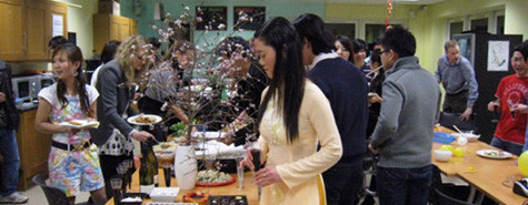 Du học sinh Việt Nam tại Ireland tổ chức Tết nguyên đán truyền thống tại Ireland. Bạn bè quốc tế cũng được mời tới ngày lễ đặc biệt này và thử các món ăn Việt Nam do chính sinh viên Việt Nam chuẩn bị. Ngày Tết Việt Nam tại Ireland đã trở thành hoạt động thường xuyên. Du học sinh Việt Nam tại Ireland tổ chức Tết nguyên đán truyền thống tại Ireland. Bạn bè quốc tế cũng được mời tới ngày lễ đặc biệt này và thử các món ăn Việt Nam do chính sinh viên Việt Nam chuẩn bị. Ngày Tết Việt Nam tại Ireland đã trở thành hoạt động thường xuyên.