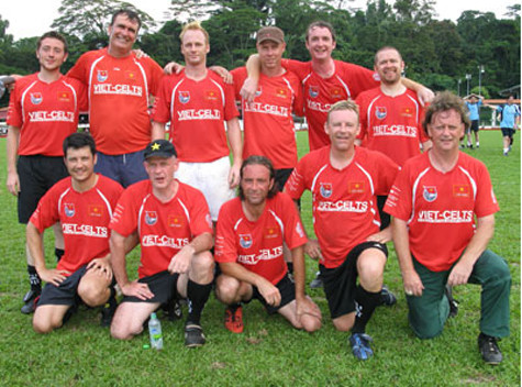 Các thành viên đầu tiên của VietCelts tại giải đấu Gaelic Châu Á tại Singapore 2007 Xem video về giải đấu Gaelic các trườngphổ thông tại Hà Nội