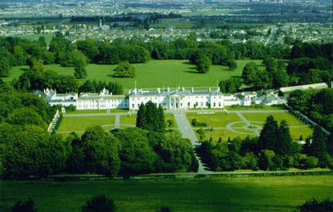 Dinh thự của Tổng thống Ireland Michael D. Higgins trong khuôn viên Phoenix Dinh thự của Tổng thống Ireland Michael D. Higgins trong khuôn viên Phoenix