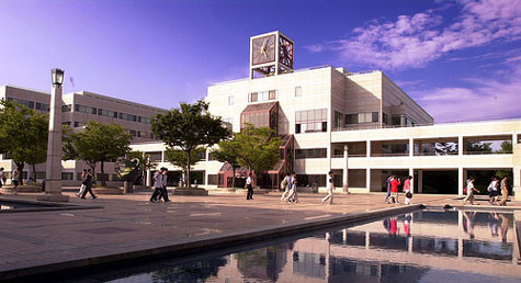 Khi nhắc đến Hàn Quốc, rất nhiều người sẽ nghĩ đến những nhóm nhạc nổi tiếng và những bộ phim với khung cảnh thật lãng mạn hay những ngôi sao nổi tiếng. Tuy nhiên, ít người biết rằng, nơi đây còn nổi tiếng vì có nhiều trường đại học thuộc hàng danh giá trên thế giới. Khi nhắc đến Hàn Quốc, rất nhiều người sẽ nghĩ đến những nhóm nhạc nổi tiếng và những bộ phim với khung cảnh thật lãng mạn hay những ngôi sao nổi tiếng. Tuy nhiên, ít người biết rằng, nơi đây còn nổi tiếng vì có nhiều trường đại học thuộc hàng danh giá trên thế giới.