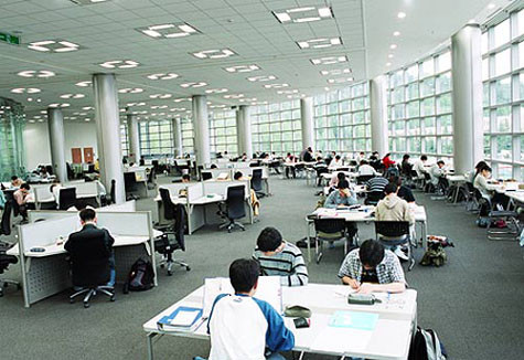 Không gian tự học của sinh viên vô cùng rộng lớn Không gian tự học của sinh viên vô cùng rộng lớn