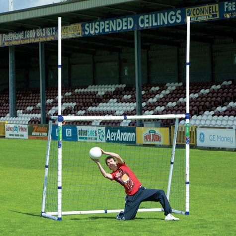 Cầu môn kết hợp giữa bóng bầu dục và bóng đá thông thường Cầu môn kết hợp giữa bóng bầu dục và bóng đá thông thường