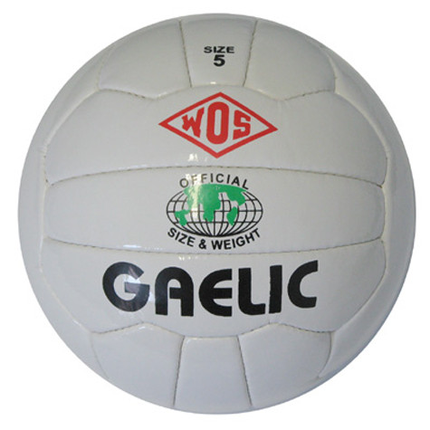 Quả bóng Gaelic được làm bằng da. Quả bóng Gaelic được làm bằng da.