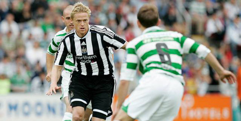 Damien Duff trong màu áo Newcastle United Damien Duff trong màu áo Newcastle United