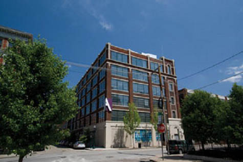 Học viện nghệ thuật Cincinnati – 156 sinh viên Được thành lập từ năm 1869, cùng với Đại học kiến trúc McMicken, học viện Cincinnati là một trong những trường nhỏ nhưng uy tín nhất trong số các trường Nghệ thuật của Mỹ. Trường đào tạo Cử nhân Mỹ thuật, Cử nhân trong giới truyền thông nghệ thuật, Cử nhân trong lĩnh vực nghiên cứu Lịch sử nghệ thuật và liên kết bằng Cử nhân thiết kế đồ họa. Rất nhiều nghệ sĩ có tên tuổi đã tốt nghiệp từ trường như James Flore, Charley Harper...