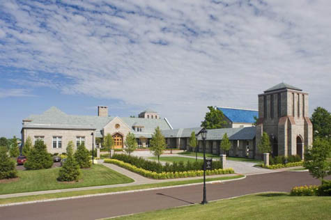 Cao đẳng Rryn Athyn – 155 sinh viên Bryn Athyn College nằm ở Bryn Athyn, Pennsylvania. Trường được thành lập từ năm 1877 và là cái nôi chuyên đào tạo các bộ trưởng Hoa Kỳ. Đại học này sở hữu trung tâm nghệ thuật tự do về Giáo hội và Giáo lý. Trường giảng dạy tất cả các chuyên ngành, bao gồm cả quản lý kinh doanh, sinh học, nghệ thuật, lịch sử.