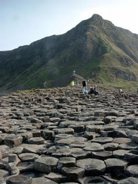 Người khổng lồ nào đã xếp những tảng đá tròn xuống Bắc Ireland? Người khổng lồ nào đã xếp những tảng đá tròn xuống Bắc Ireland?