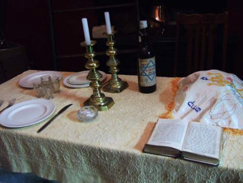 Có một phòng dành riêng cho Leopold Bloom (nhân vật người Do Thái trong tiểu thuyết nổi tiếng Ulysses của James Joyce), cho bạn cái nhìn độc đáo về cuộc sống của người Do Thái ở Ireland trong đầu thập niên 1900. Có một phòng dành riêng cho Leopold Bloom (nhân vật người Do Thái trong tiểu thuyết nổi tiếng Ulysses của James Joyce), cho bạn cái nhìn độc đáo về cuộc sống của người Do Thái ở Ireland trong đầu thập niên 1900.