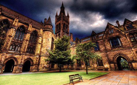 Glasgow - một trong những trường lâu đời, và là một trong những thành viên của Russell Group. Tỷ lệ sinh viên có việc làm sau khi ra trường là 94,9%. Con số này đưa Glasgow ở vị trí thứ 4. Glasgow - một trong những trường lâu đời, và là một trong những thành viên của Russell Group. Tỷ lệ sinh viên có việc làm sau khi ra trường là 94,9%. Con số này đưa Glasgow ở vị trí thứ 4.