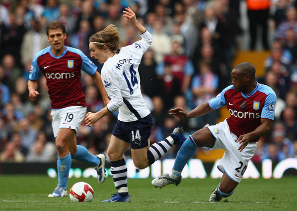 Luka Modric (Tottenham – 40 triệu bảng): Mùa giải trước Chelsea cũng đã từng theo đuổi tiền vệ người Croatia, nhưng không thành công. Tuy nhiên, gần như chắc chắn Modric sẽ ra đi vào mùa hè này nếu như Tottenham không giành được vé tham dự Champions League.
