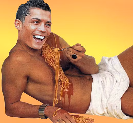 Ngôi sao người Bồ Đào Nha sexy với món mì ống. Ngôi sao người Bồ Đào Nha sexy với món mì ống.