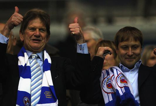 Reading khó có thể lọt vào top đầu tại Premier League mùa giải tới, nhưng Katsia Zingarevich - vợ của chủ tịch Anton Zingarevich (phải) chắc chắn sẽ lọt vào top WAGs nóng bỏng nhất tại giải đấu này. Reading khó có thể lọt vào top đầu tại Premier League mùa giải tới, nhưng Katsia Zingarevich - vợ của chủ tịch Anton Zingarevich (phải) chắc chắn sẽ lọt vào top WAGs nóng bỏng nhất tại giải đấu này.