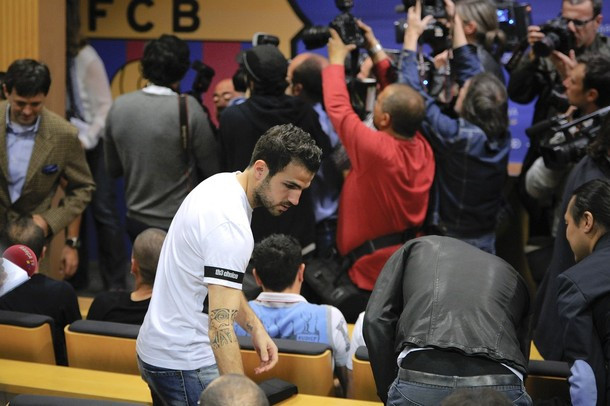 ...Cựu tiền vệ của Arsenal đã lặng lẽ ra về sau cuộc họp báo. ...Cựu tiền vệ của Arsenal đã lặng lẽ ra về sau cuộc họp báo.