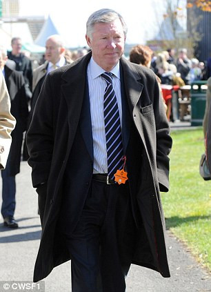 HLV Alex Ferguson đến Trường đua ngựa Aintree ở Liverpool để theo dõi con ngựa What A Friend của thi đấu HLV Alex Ferguson đến Trường đua ngựa Aintree ở Liverpool để theo dõi con ngựa What A Friend của thi đấu