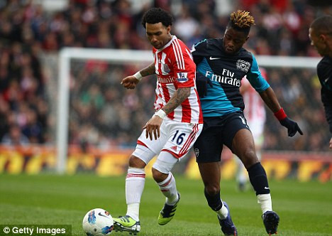 Jermaine Pennant bị cảnh sát bắt giữ vì gây tai nạn giao thông