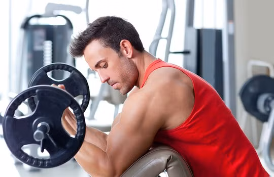 Với nhiều người, việc tập thể hình từ để cho khỏe đã biến thành nghiện. Ảnh minh họa