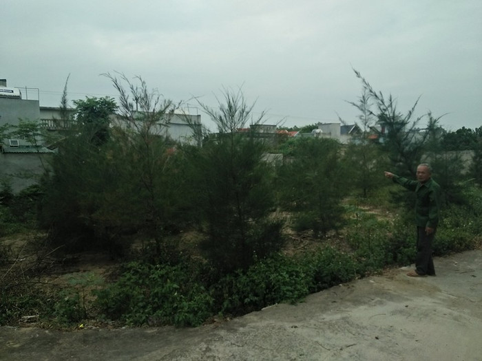 Thửa đất của hộ gia đình bà K.T.M. (thôn 7) mua với giá 50 triệu đồng nhưng nhiều năm không được sang tên đổi chủ. Ảnh: XUÂN QUANG.