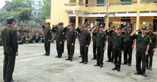 Công an xã, phường, thị trấn có thể được trang bị vũ khí quân dụng, vũ khí thô sơ, công cụ hỗ trợ. Ảnh minh họa đăng trên Báo điện tử Kienthuc.net.vn. Công an xã, phường, thị trấn có thể được trang bị vũ khí quân dụng, vũ khí thô sơ, công cụ hỗ trợ. Ảnh minh họa đăng trên Báo điện tử Kienthuc.net.vn.