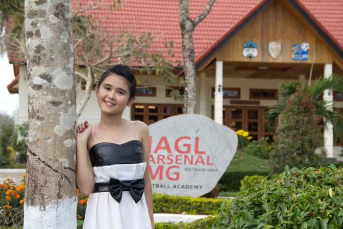 My My là một người vui vẻ, hòa đồng, thích chụp ảnh và tham gia các hoạt động xã hội...