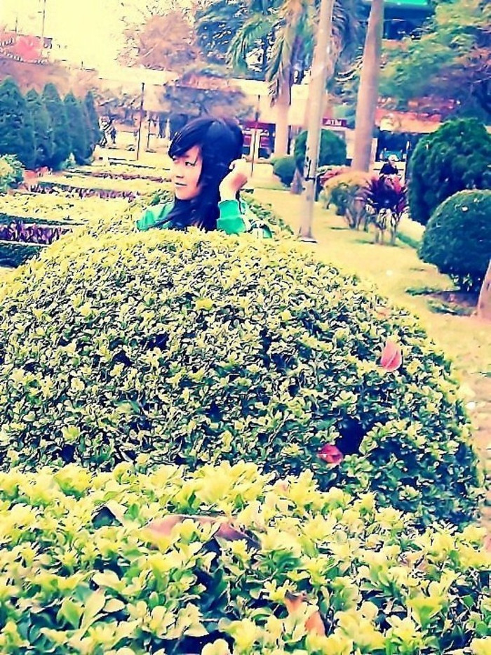 Ngoài ra Lương còn thích chụp ảnh, đi shopping, đọc báo và đi chơi cùng bạn bè. Ngoài ra Lương còn thích chụp ảnh, đi shopping, đọc báo và đi chơi cùng bạn bè.