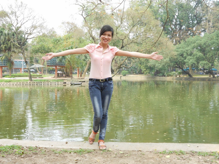 Như là người thẳng thắn, nghiêm túc trong công việc nhưng cũng không kém phần tinh nghịch, mộng mơ. Như là người thẳng thắn, nghiêm túc trong công việc nhưng cũng không kém phần tinh nghịch, mộng mơ.