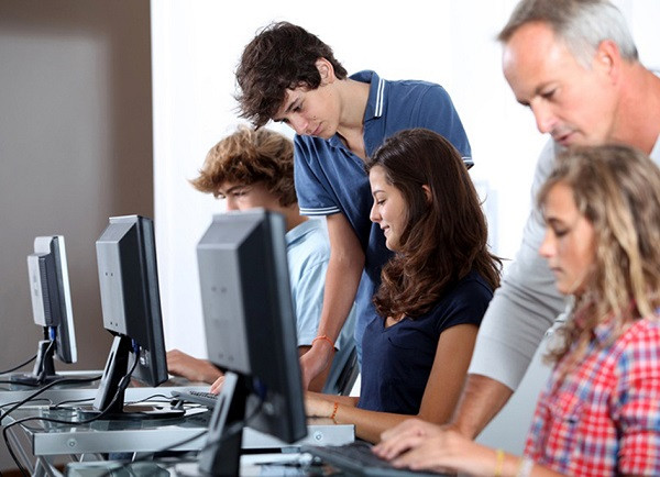 Sinh viên trung học cơ sở chuẩn bị viết bài Master (Ảnh: tác giả cung cấp). Sinh viên trung học cơ sở chuẩn bị viết bài Master (Ảnh: tác giả cung cấp).