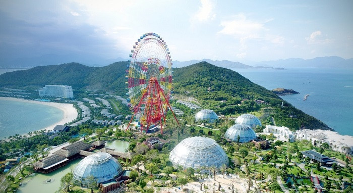 Hình ảnh vòng quay kỷ lục Việt Nam - Vinpearl Sky Wheel tại Vinpearl Land Nha Trang.