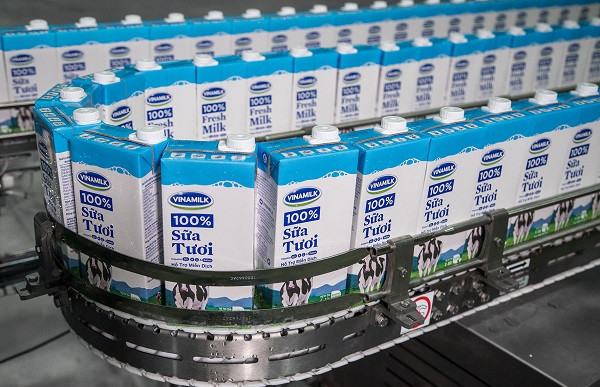 Vinamilk khẳng định luôn đảm bảo nguồn sữa tươi 100%. Vinamilk khẳng định luôn đảm bảo nguồn sữa tươi 100%.