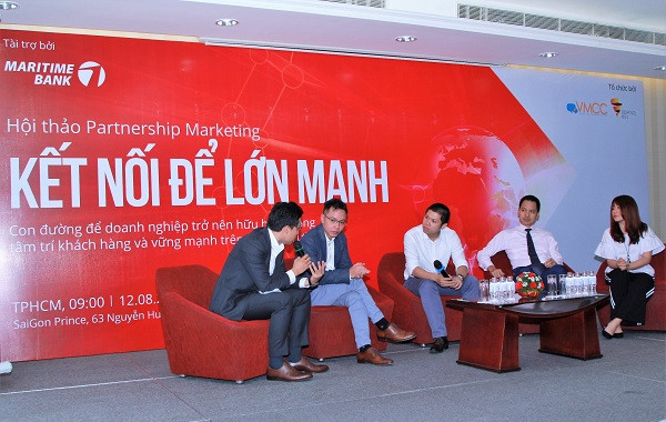 Các doanh nghiệp chia sẻ khó khăn và giải pháp tìm khách hàng tại buổi hội thảo Kết nối để tồn tại do Maritime bank phối hợp cùng VMCC và DigiPencil tổ chức Các doanh nghiệp chia sẻ khó khăn và giải pháp tìm khách hàng tại buổi hội thảo Kết nối để tồn tại do Maritime bank phối hợp cùng VMCC và DigiPencil tổ chức