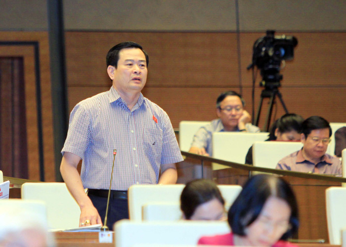 Đại biểu Quốc hội Nguyễn Đình Quyền đề nghị khi biểu quyết phải công khai danh tính đại biểu để nhân dân biết. ảnh: Trung tâm báo chí Quốc hội. Đại biểu Quốc hội Nguyễn Đình Quyền đề nghị khi biểu quyết phải công khai danh tính đại biểu để nhân dân biết. ảnh: Trung tâm báo chí Quốc hội.