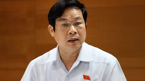 Bộ trưởng Nguyễn Bắc Son khẳng định sẽ tiếp tục siết chặt quản lý các trang tin điện tử. ảnh: Báo Bưu điện.