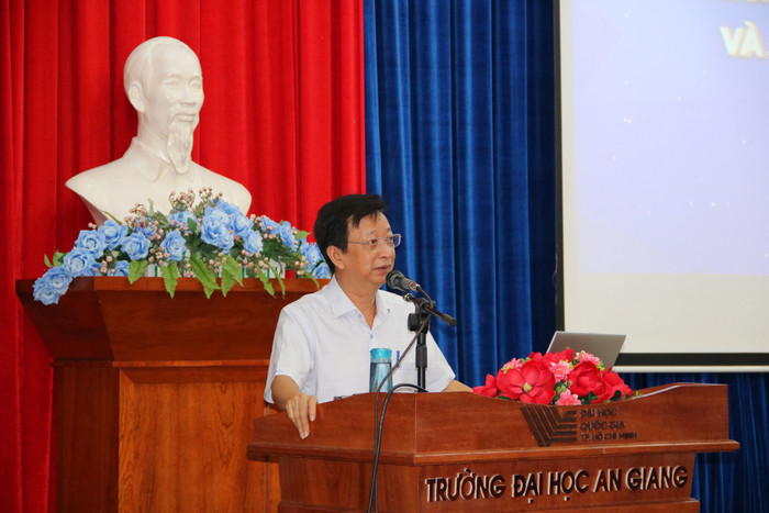 Phó Giáo sư, Tiến sĩ Võ Văn Thắng - Hiệu trưởng Trường Đại học An Giang (Đại học Quốc gia Thành phố Hồ Chí Minh). (Ảnh: website nhà trường) Thầy Thắng - HT Trường Đại học An Giang.jpg