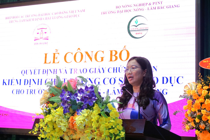 Tiến sĩ Mai Thị Huyền – Phó Hiệu trưởng Trường Đại học Nông – Lâm Bắc Giang phát biểu trong buổi lễ. (Ảnh: Ngọc Mai) GDVN 3.JPG