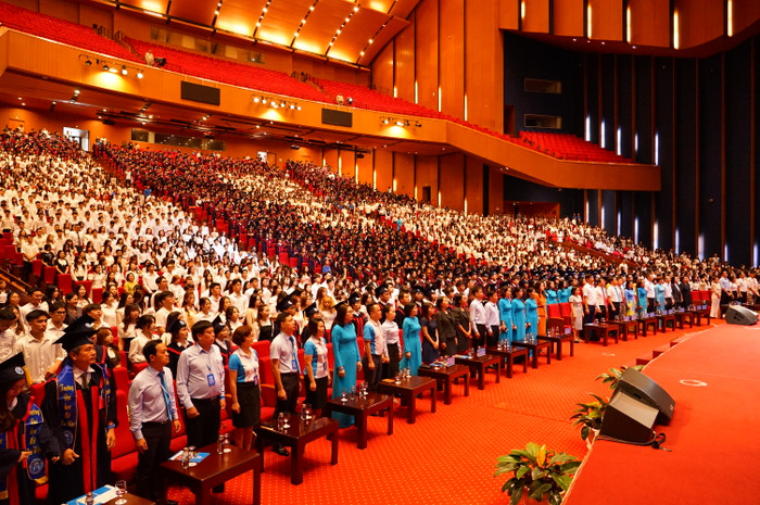 Toàn cảnh buổi Lễ trao bằng tốt nghiệp đợt 2 năm 2024 của Trường Đại học Mở Hà Nội. GDVN.JPG