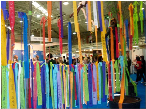 Wish tree – nơi mọi người có thể viết những điều ước của mình