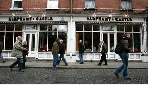 Ăn sáng ở khu lâu đài Elephant&Castle. Ăn sáng ở khu lâu đài Elephant&Castle.