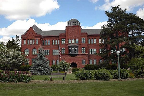 10. Wesleyan University (Connecticut, Mỹ) Ngoài mức học phí 38.900 USD, mỗi sinh viên trường Wesleyan sẽ phải đóng thêm 11.000 USD các khoản chi phí khác. 10. Wesleyan University (Connecticut, Mỹ) Ngoài mức học phí 38.900 USD, mỗi sinh viên trường Wesleyan sẽ phải đóng thêm 11.000 USD các khoản chi phí khác.
