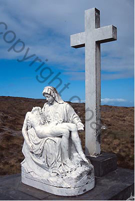 Thánh đền thờ đầu dê vượt qua đường Thánh đền thờ đầu dê vượt qua đường