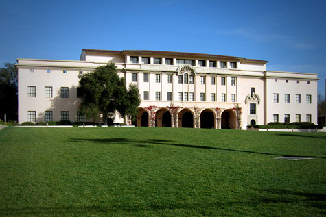 4. Viện Kỹ thuật California (California Institute of Technology, viết tắt Caltech) Trường nằm ở Pasadena, cách Los Angeles, California khoảng 11 dặm về phía đông bắc. Caltech là một trường tư được thành lập vào năm 1891. Quy mô của học viện khá khiêm tốn, tổng số học sinh ghi danh hằng năm chưa đến 1.000 sinh viên nhưng xếp hạng thứ 5 năm 2012 những trường đại học tốt nhất Hoa Kỳ. Học phí và lệ phí của trường hơn 37.000 USD/năm. 4. Viện Kỹ thuật California (California Institute of Technology, viết tắt Caltech) Trường nằm ở Pasadena, cách Los Angeles, California khoảng 11 dặm về phía đông bắc. Caltech là một trường tư được thành lập vào năm 1891. Quy mô của học viện khá khiêm tốn, tổng số học sinh ghi danh hằng năm chưa đến 1.000 sinh viên nhưng xếp hạng thứ 5 năm 2012 những trường đại học tốt nhất Hoa Kỳ. Học phí và lệ phí của trường hơn 37.000 USD/năm.