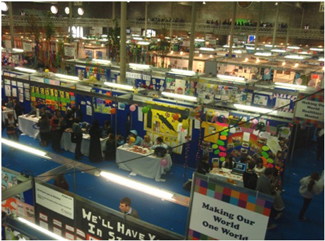 Có hàng trăm dự án về các vấn đề nóng của Ireland và thế giới do các bạn trẻ thực hiện