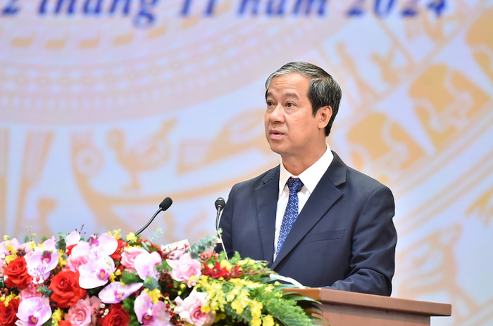 Bộ trưởng Bộ Giáo dục và Đào tạo phát biểu tại buổi lễ Bộ trưởng Bộ Giáo dục và Đào tạo phát biểu tại buổi lễ