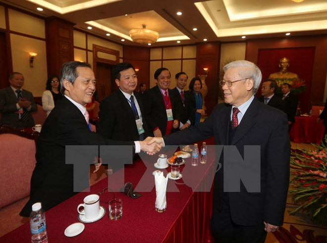 Tổng Bí thư Nguyễn Phú Trọng với các đại biểu. (Ảnh: Trí Dũng/TTXVN) Tổng Bí thư Nguyễn Phú Trọng với các đại biểu. (Ảnh: Trí Dũng/TTXVN)