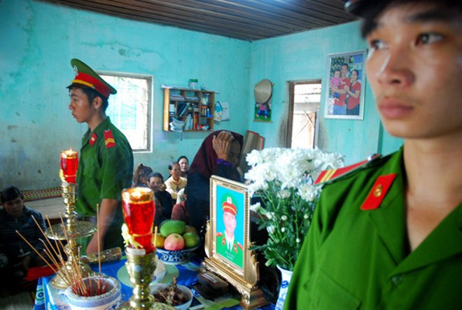 trung úy công an Nay Plong (Gia Lai) hy sinh trong khi làm nhiệm vụ. ảnh: Công an nhân dân. trung úy công an Nay Plong (Gia Lai) hy sinh trong khi làm nhiệm vụ. ảnh: Công an nhân dân.